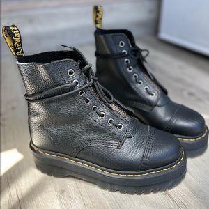 Dr. Martens almost new Sinclair Aunt Sally quad boots